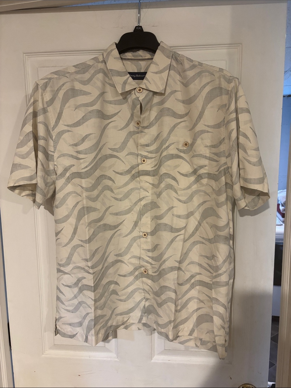 Tommy Bahama Cream Short-Sleeve Button-Up with Gray Wave Print